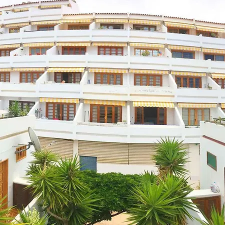 1H. Cozy Las Flores With Pool Apartment